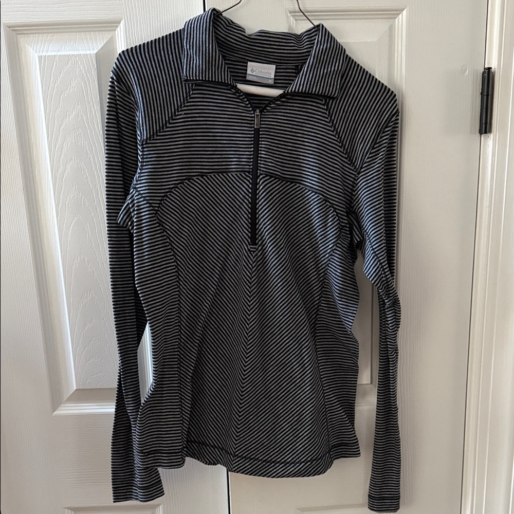 Columbia Black and White Striped Long Sleeve Top
